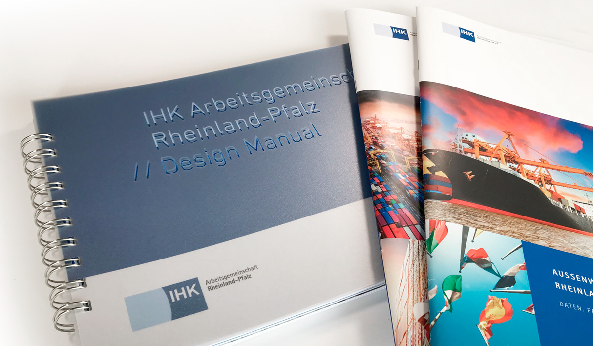 IHK Arbeitsgemeinschaft RLP - Design Manual und Themenbroschüren